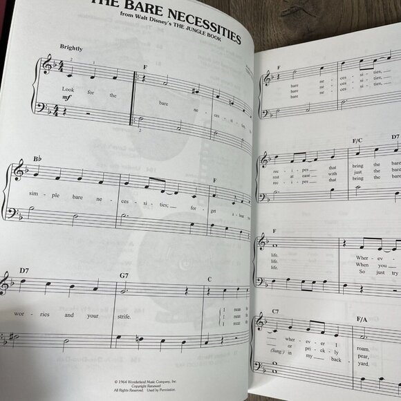 Children's Movie Favorites - 2nd Edition: Easy Piano New Hal Leonard - Picture 6 of 6